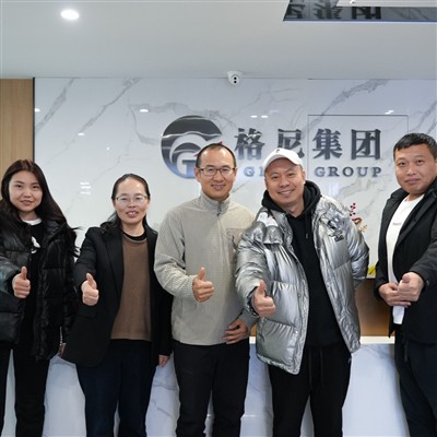 مشتری چینی از GNEE بازدید می کند و سفارش صفحه تیتانیوم GR12 را امضا می کند